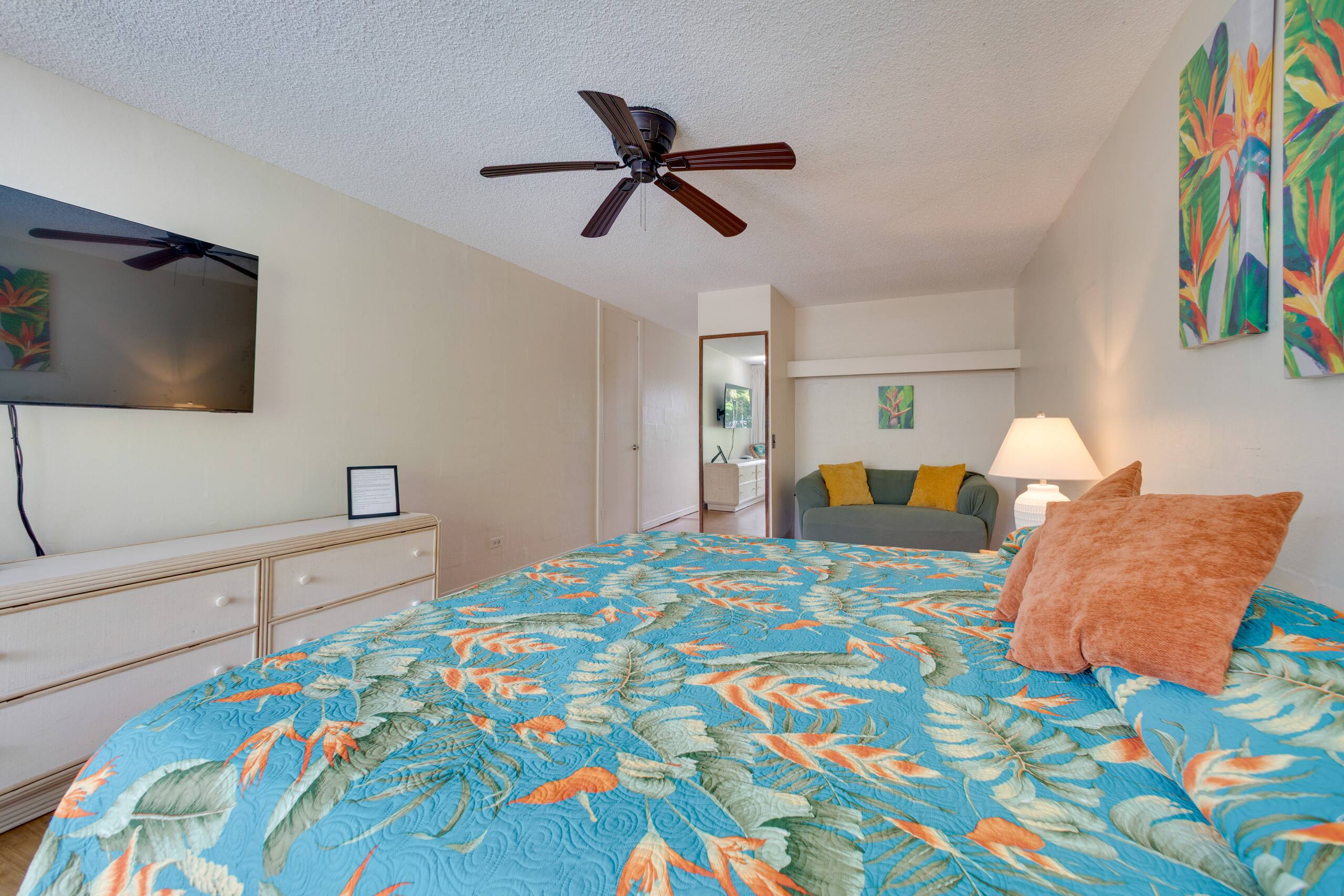Kona Studio Steps From Shore: Sip, Swim, Explore! - Image 6