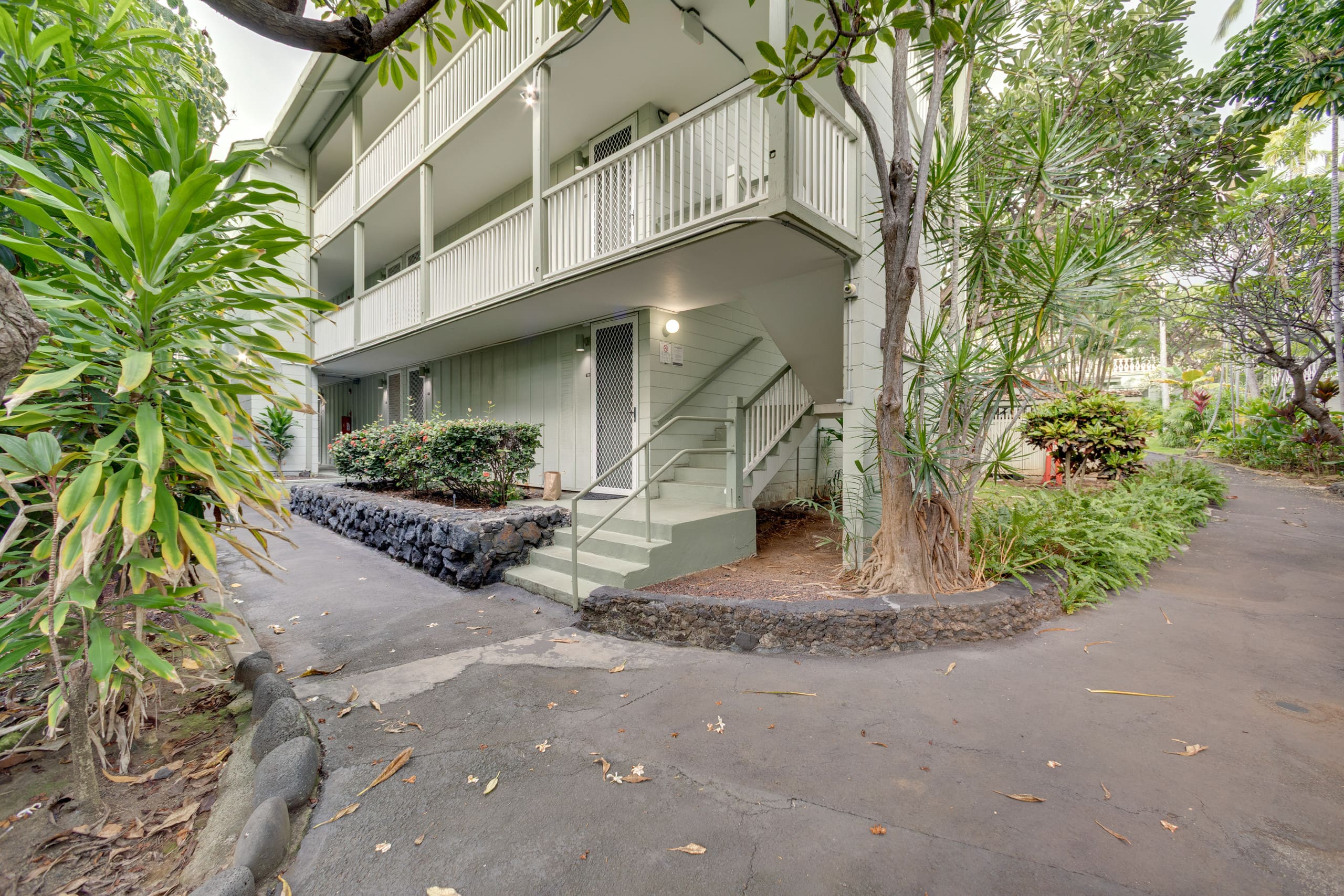 Kona Studio Steps From Shore: Sip, Swim, Explore! - Image 18