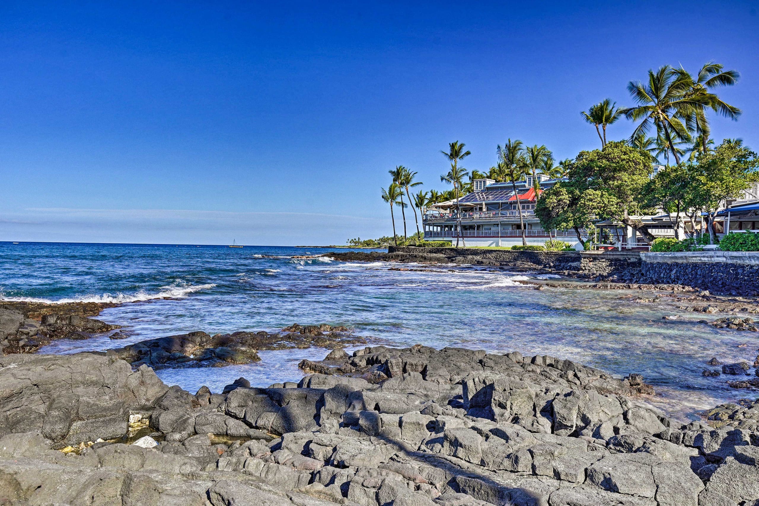 Kona Studio Steps From Shore: Sip, Swim, Explore! - Image 27