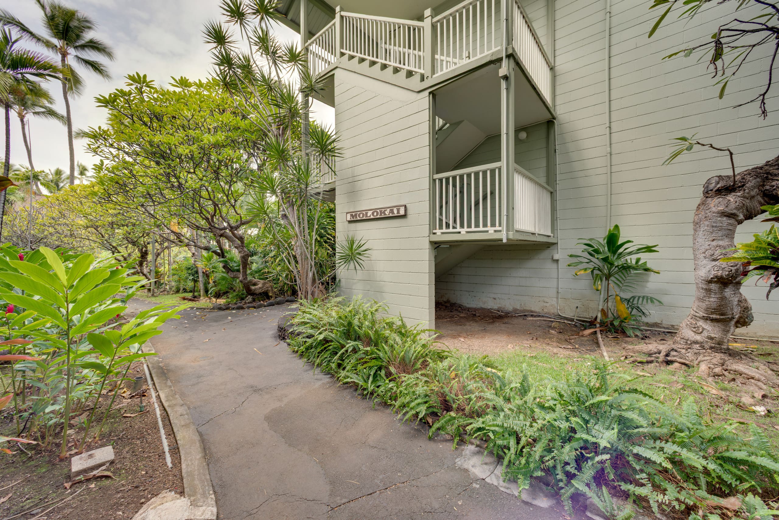 Walk to Waves! Islander's Escape on the Kona Coast - Image 18