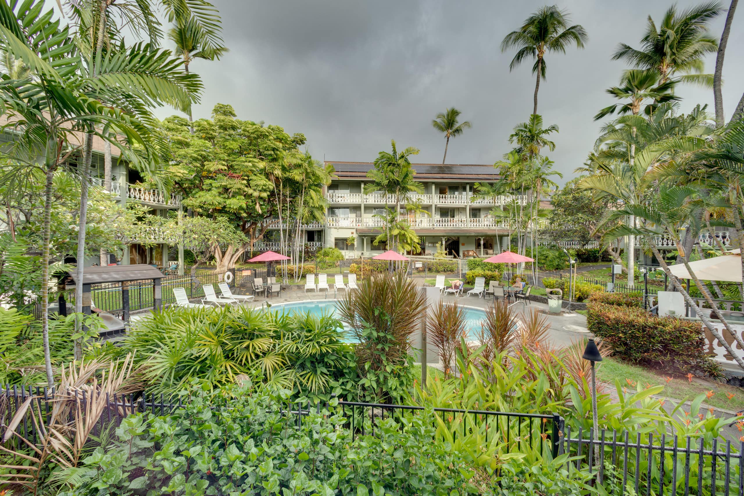Kona Beach Retreat Steps to Ocean: Soak & Stroll! - Image 9