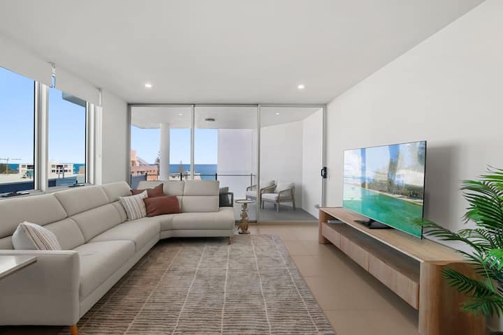 Aquaview Unit 302, 29 Canberra Tce, Kings Beach - Golden Beach