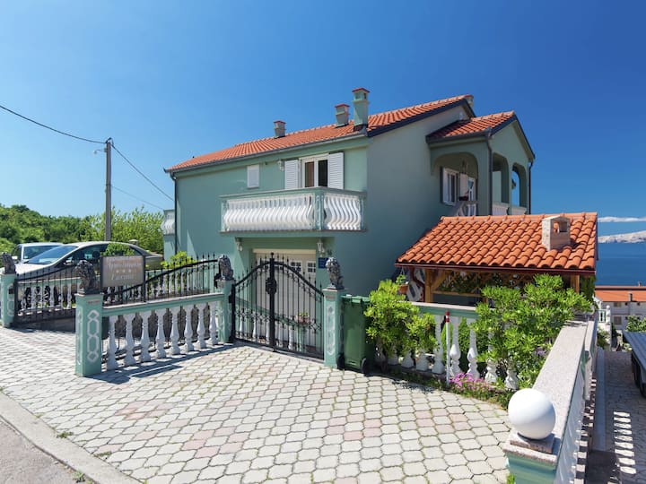 Appartement Avec Piscine Partagée - Senj