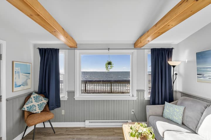 Beach Front Sunrise Cottage - South Kingstown, RI