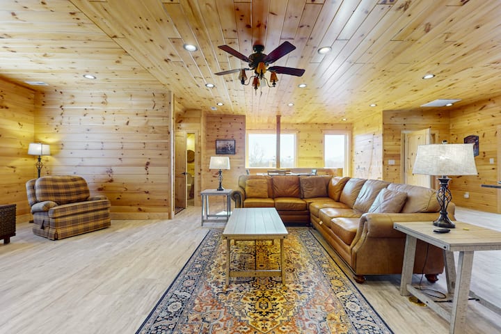 Douglas Lake Cabin Retreat・views・near Dolly・games - Sevierville, TN