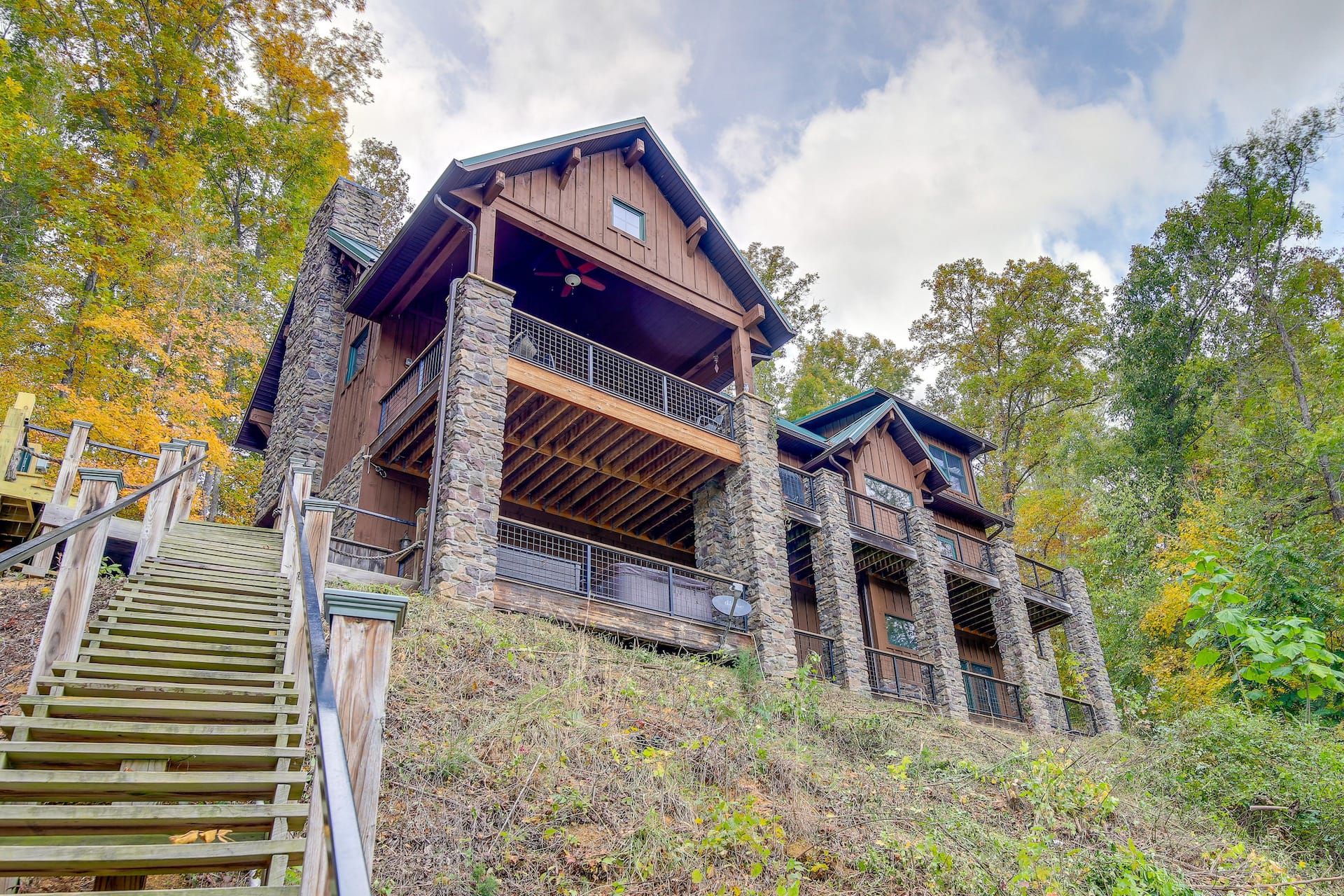 Panoramic Lake Views, Lakefront Dock, Game Room