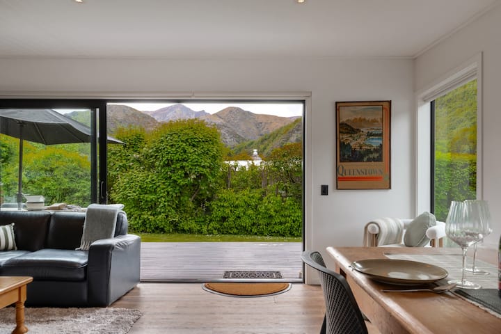 Sun-filled 2br Home In The Heart Of Arrowtown - Arrowtown