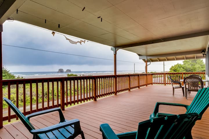 Dog-friendly Oceanfront House W/ Views - Rockaway Beach, OR