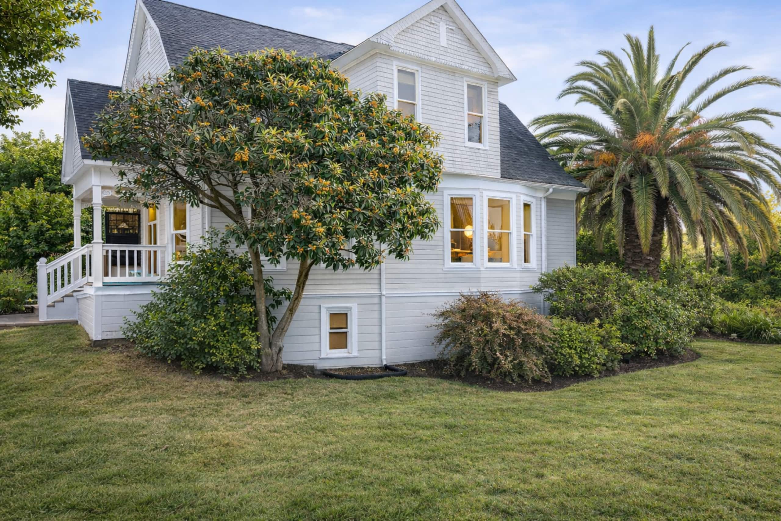 Spacious 4BR Home with Large Backyard in Oakland - Photo 18