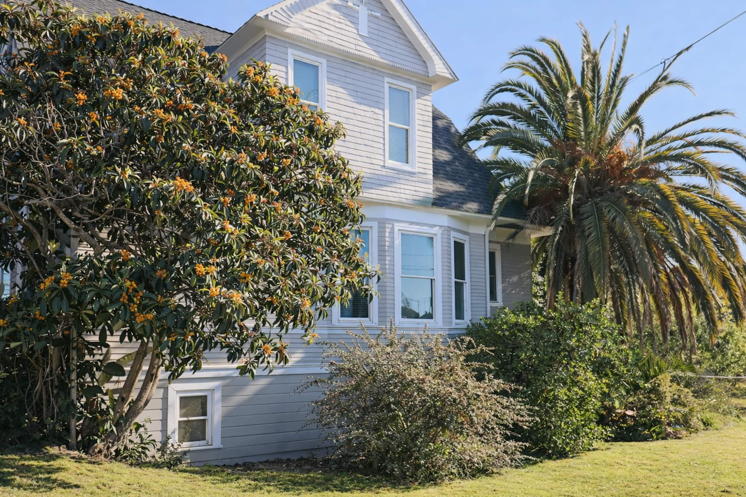 Spacious 4BR Home with Large Backyard in Oakland - Photo 17