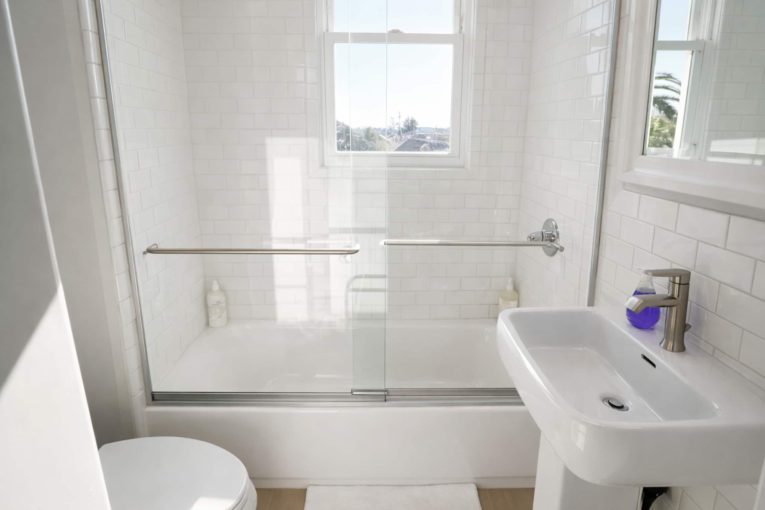 Spacious 4BR Home with Large Backyard in Oakland - Photo 10