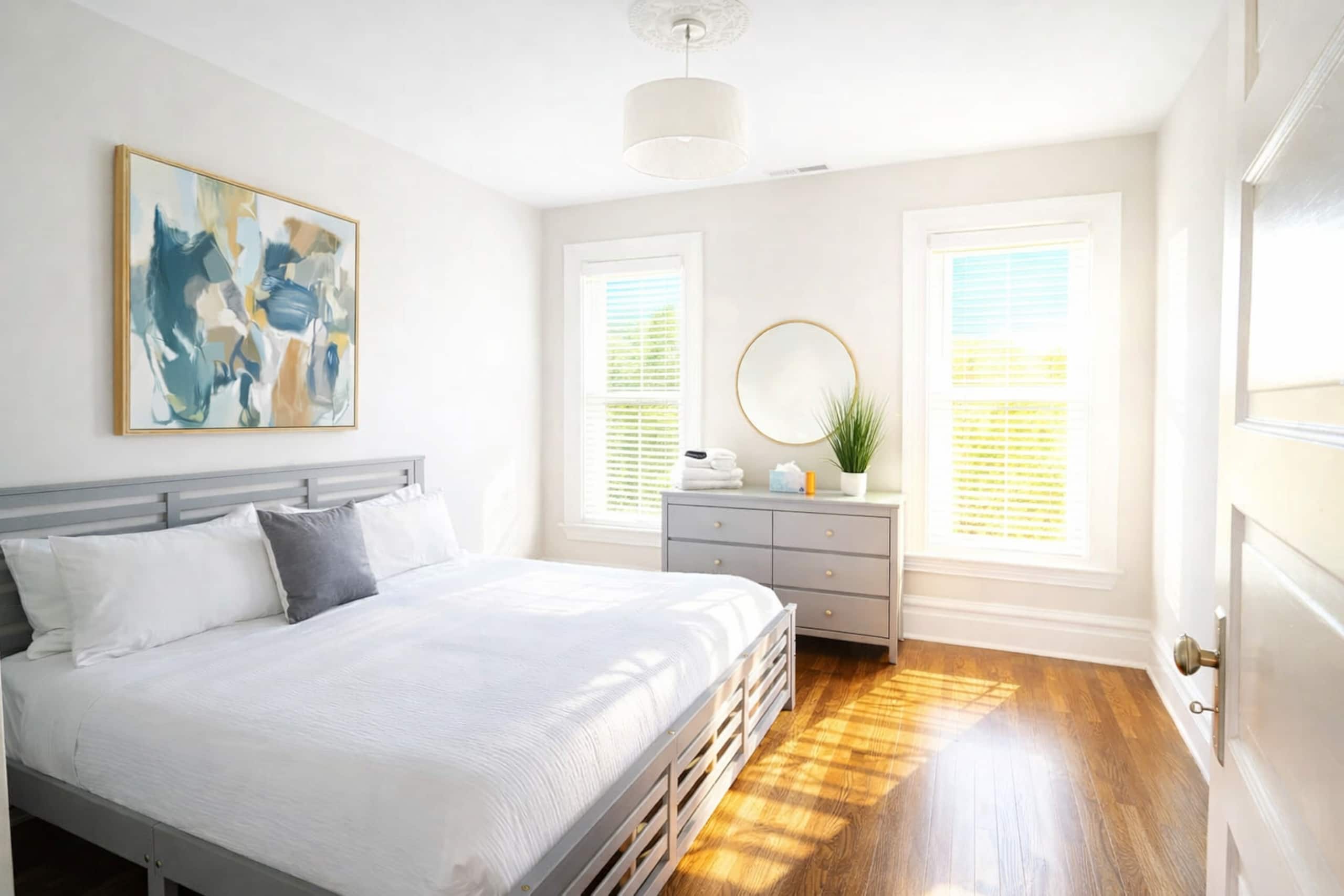 Spacious 4BR Home with Large Backyard in Oakland - Photo 7
