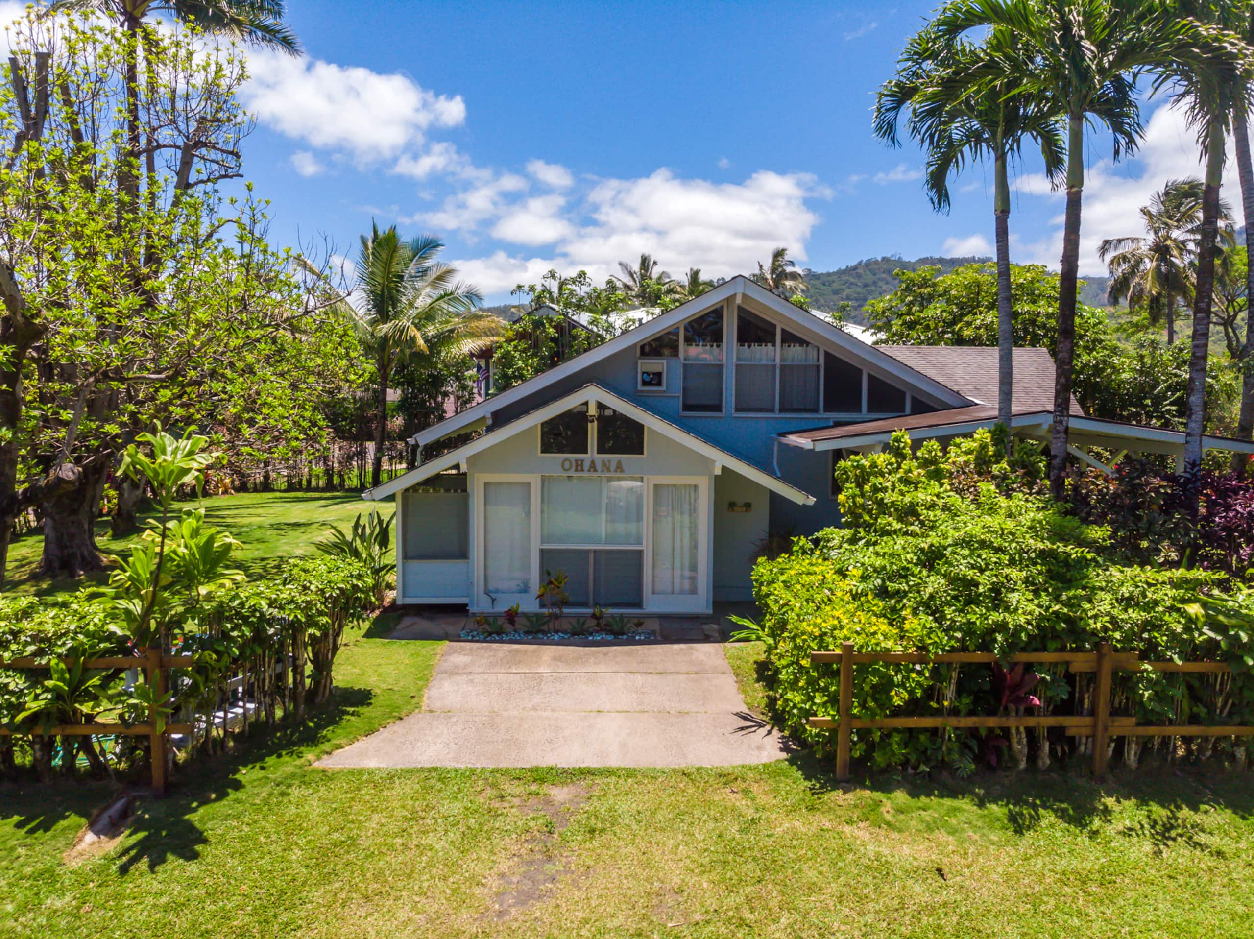 Home in Hanalei · ★4.86 · 2 bedrooms · 3 beds · 2 baths - Image 2