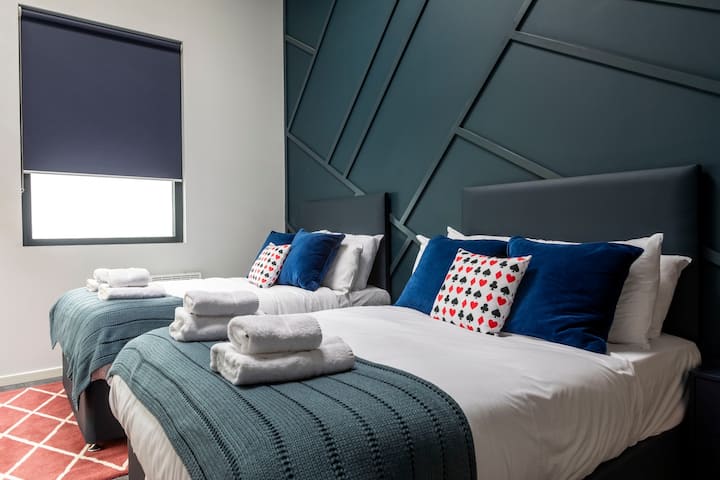 Dormitorio separado con 2 camas