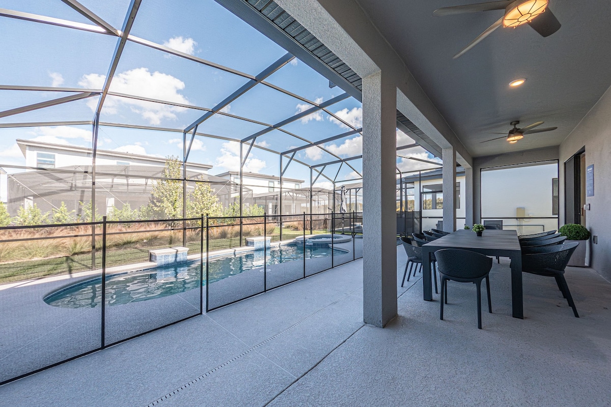 Snapshot of Luxury Apartment Building With Private Game Room With Swimming Pool