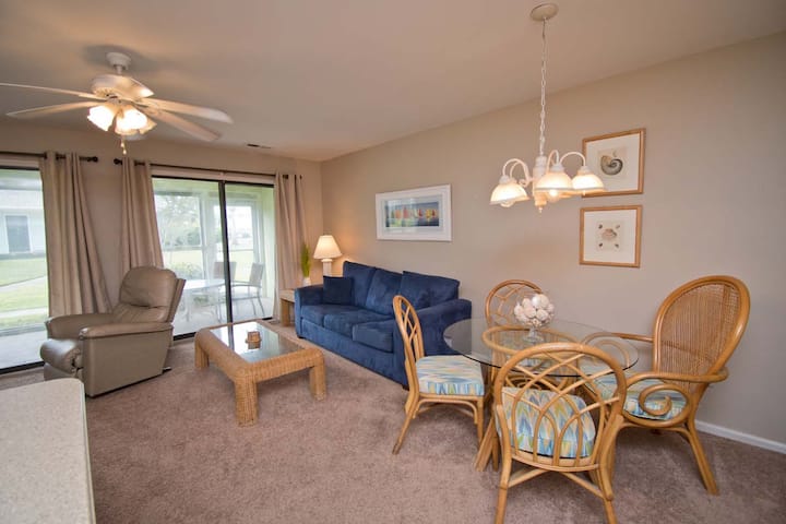 Pebble Beach H-105, Oceanside Studio Condo - Emerald Isle, NC