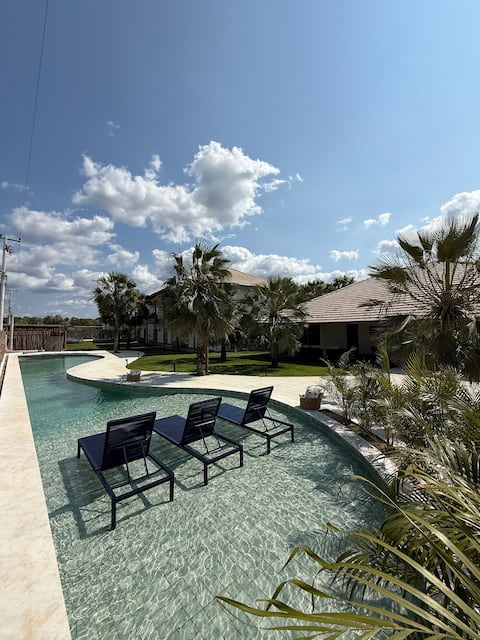 House 2-minute walk from the beach