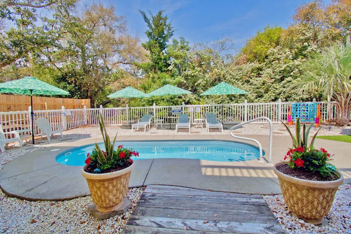 Sol Beach Retreat, Oceanview Home - Emerald Isle, NC