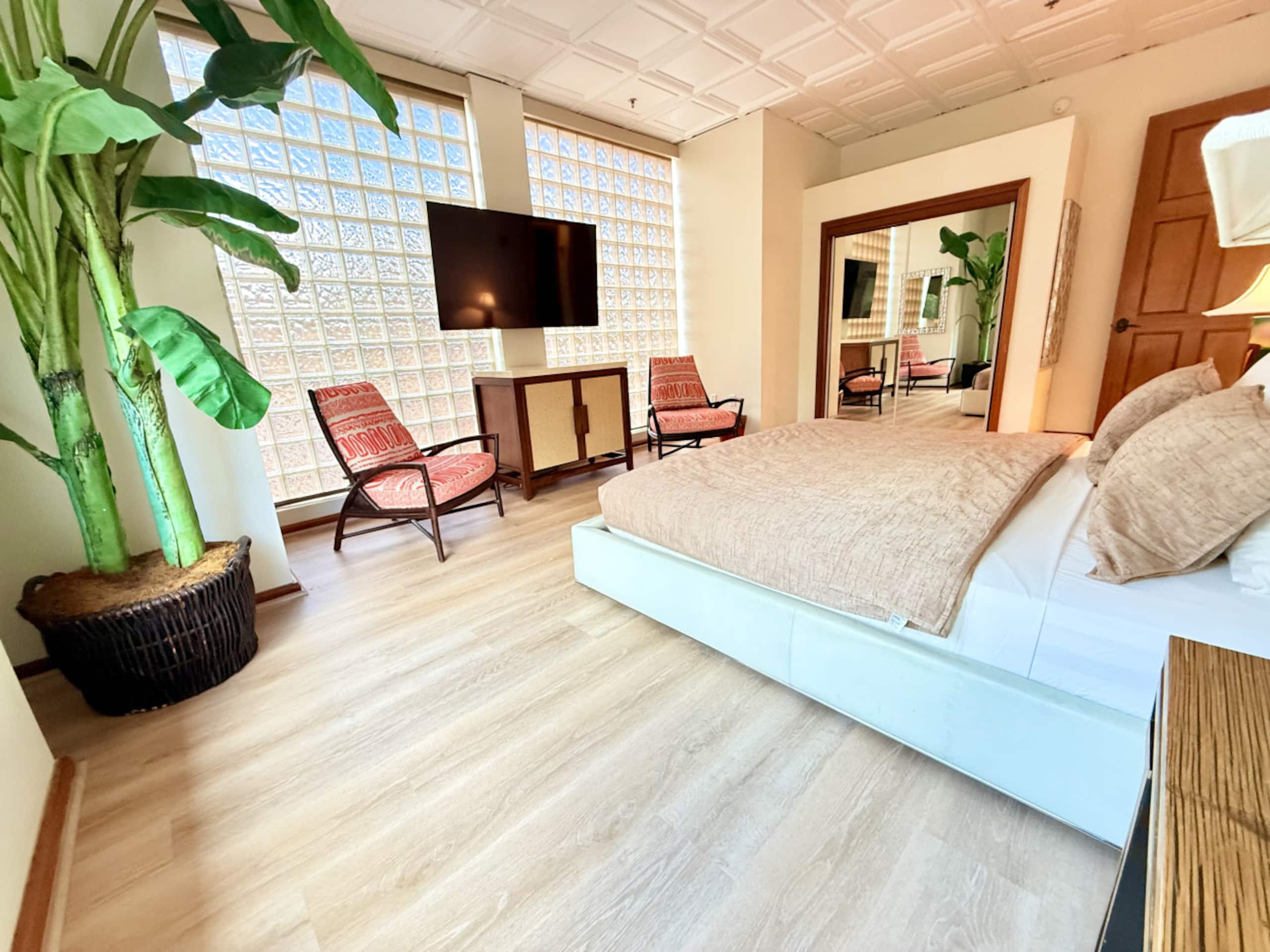 Hotel in Honolulu · ★4.5 · 3 bedrooms · 3 beds · 1 private bath - Image 13