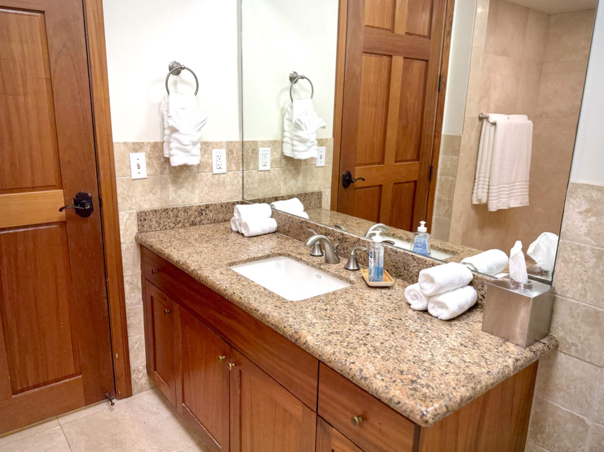 Hotel in Honolulu · ★4.5 · 3 bedrooms · 3 beds · 1 private bath - Image 22