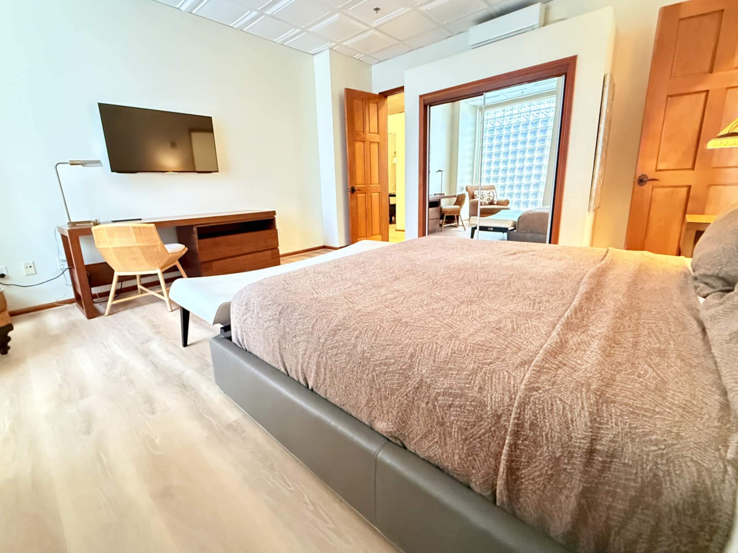 Hotel in Honolulu · ★4.5 · 3 bedrooms · 3 beds · 1 private bath - Image 16