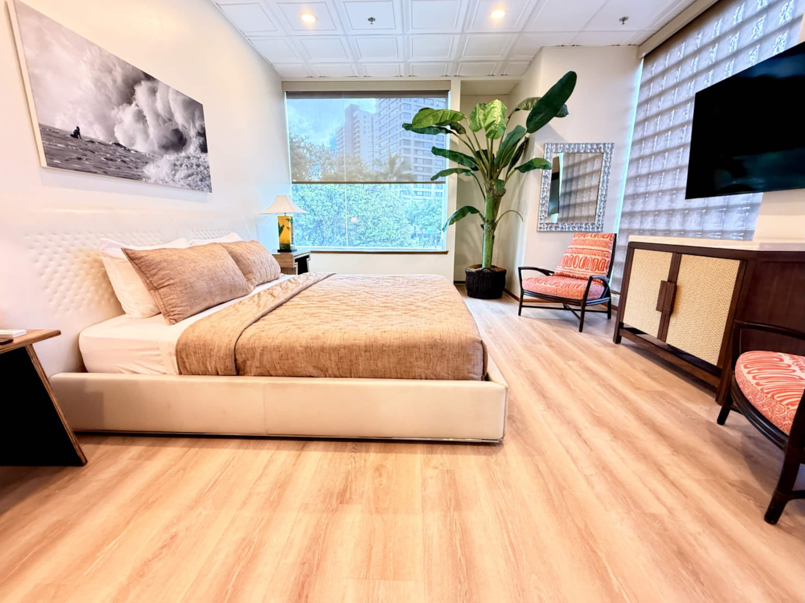 Hotel in Honolulu · ★4.5 · 3 bedrooms · 3 beds · 1 private bath - Image 12