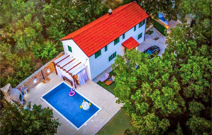Beautiful Home In Imotski - Imotski