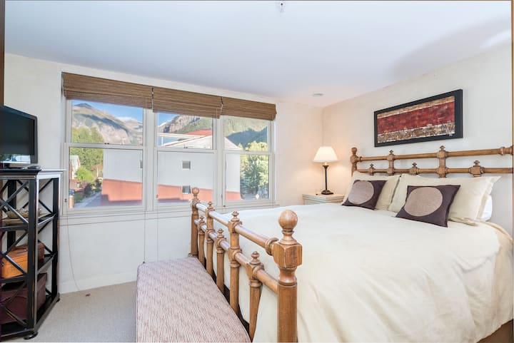 ห้องนอน 2 มีเตียงควีนไซส์