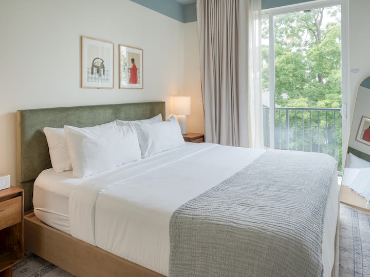 Four beautiful bedrooms - 2 king beds and 2 queen beds.