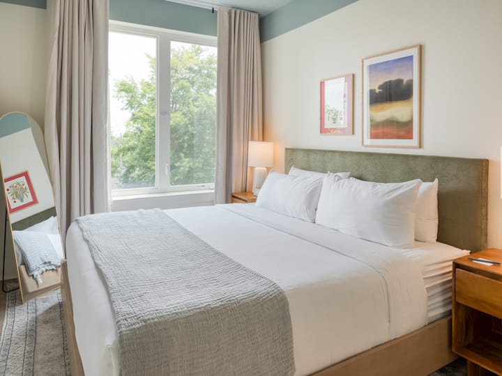 Four beautiful bedrooms - 2 king beds and 2 queen beds.