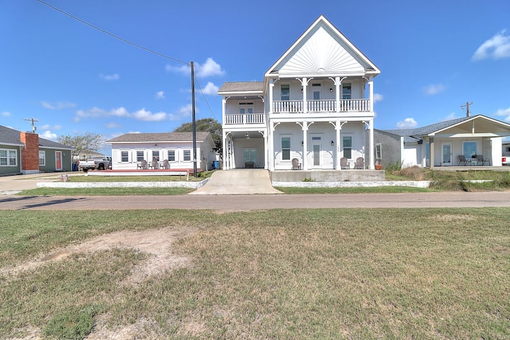 Joys Beach House - Rockport, TX