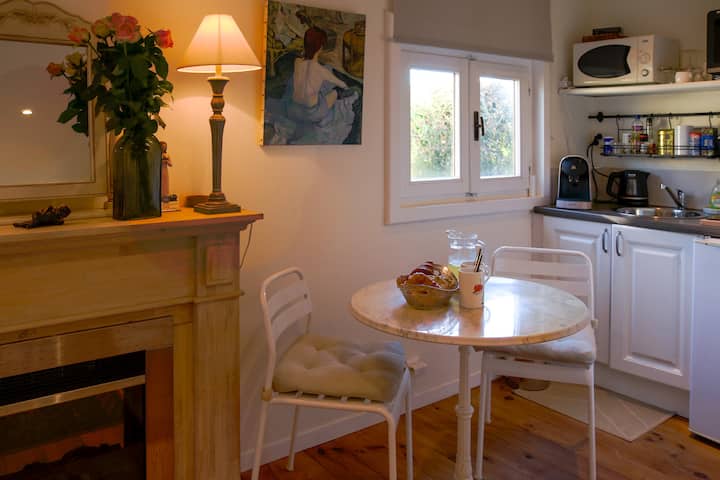 Chalet independiente cama grande con baño y cocina americana