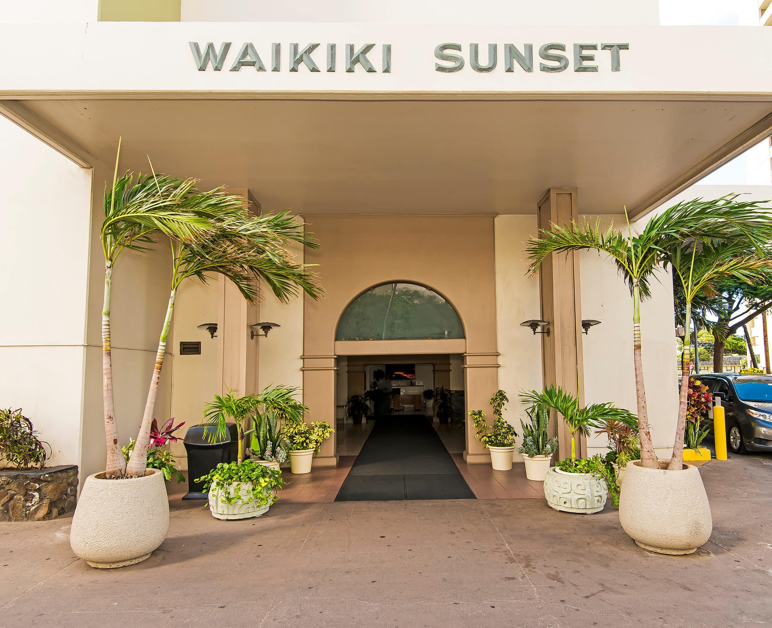 Golf Course-Mountain Views Condo at Waikiki Sunset - Image 21
