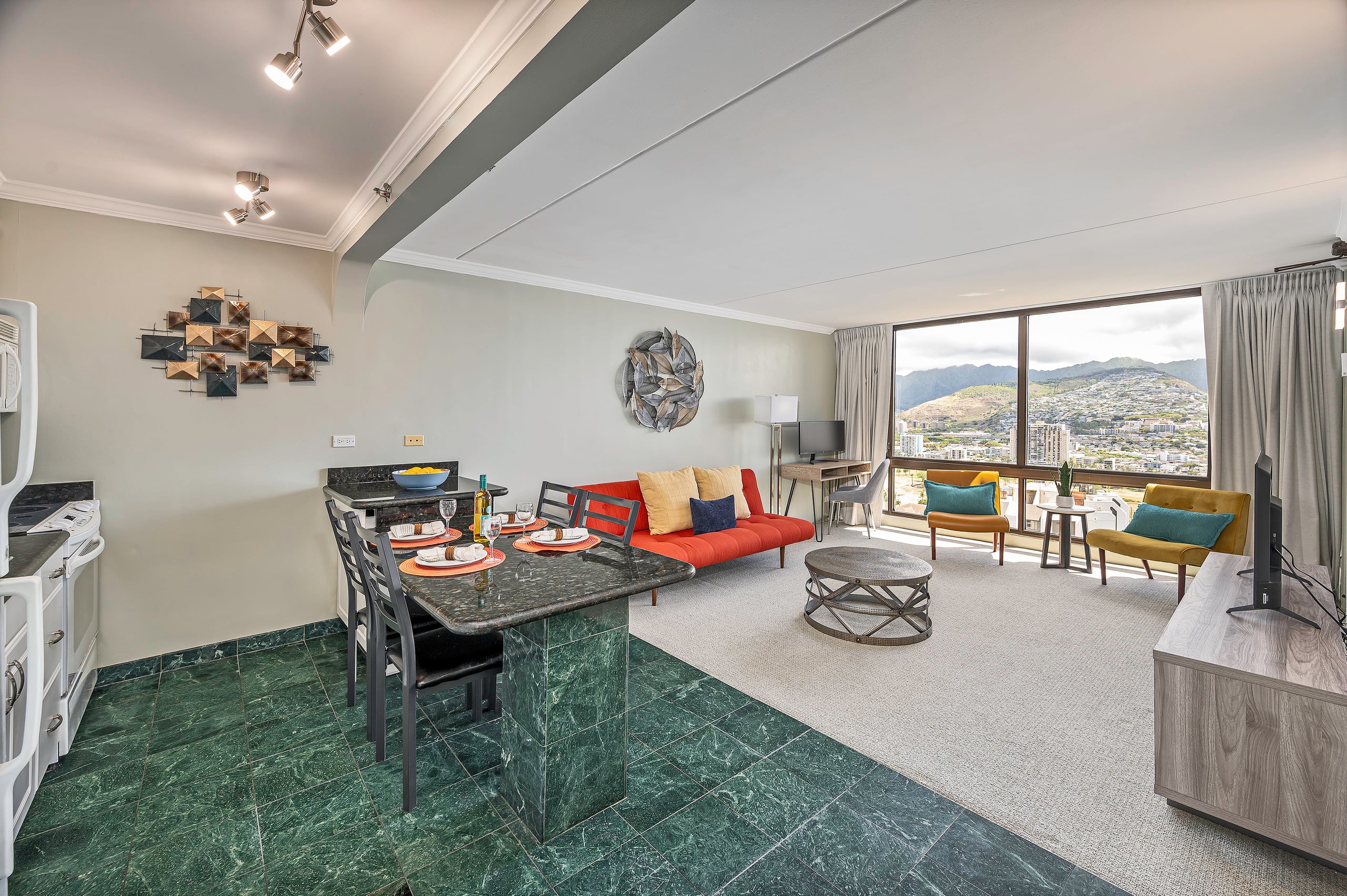 Golf Course-Mountain Views Condo at Waikiki Sunset - Image 14