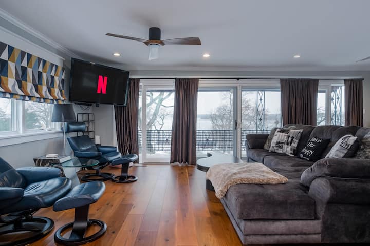 4/2 Modern Luxury Home On Pistakee Lake With Pool - Fox Lake, IL