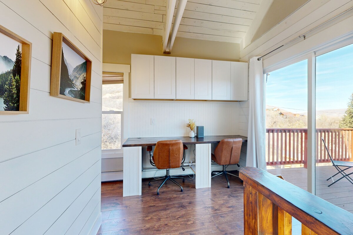 Midway Family Hideaway