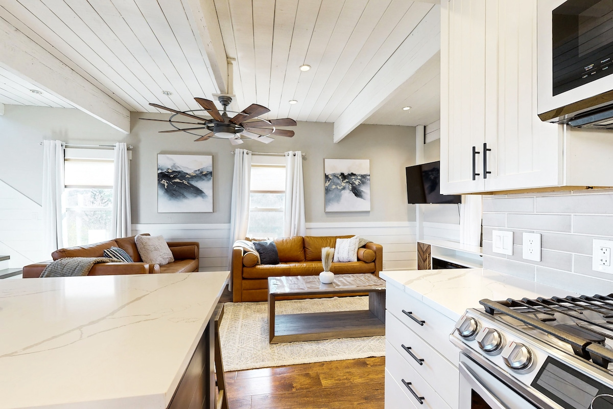Midway Family Hideaway