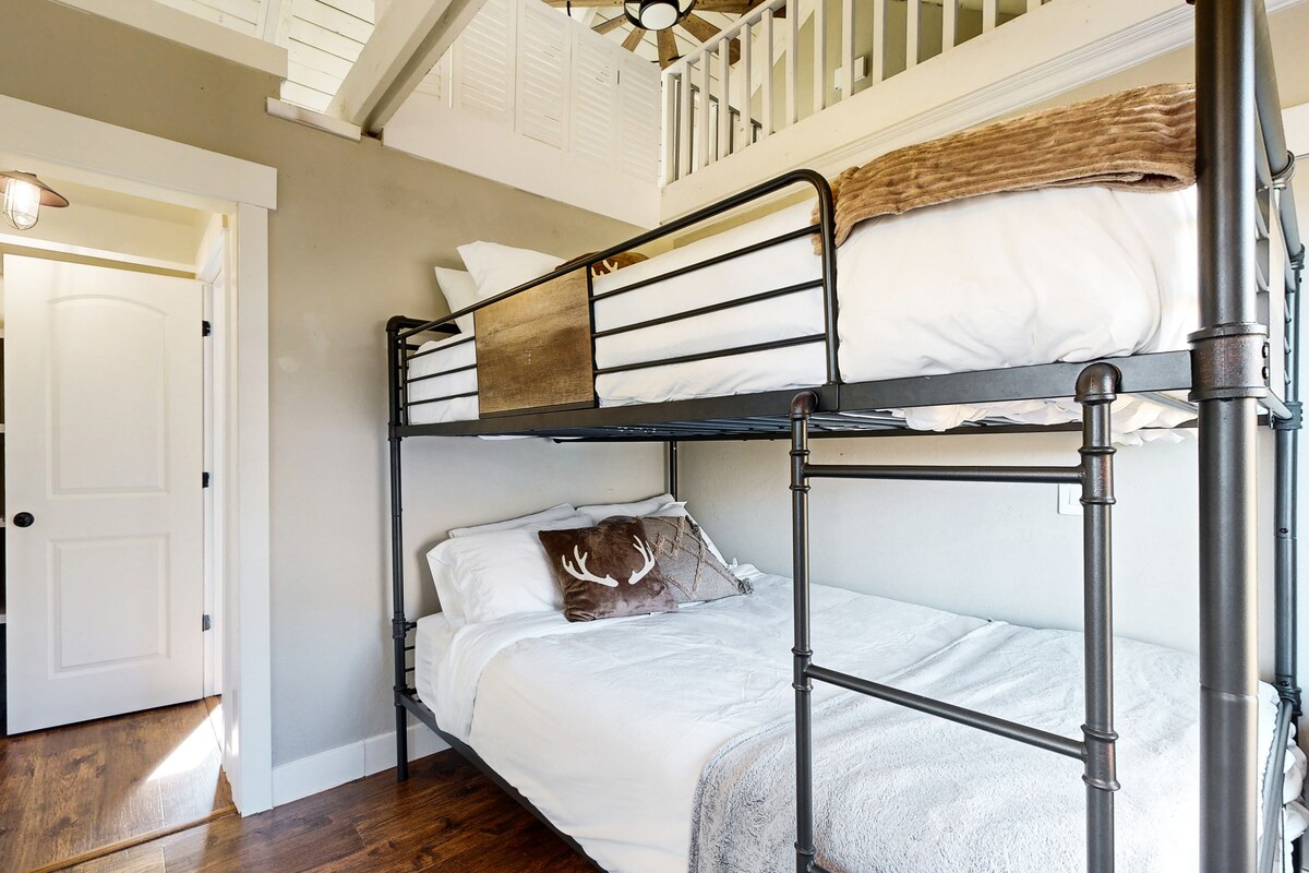 Midway Family Hideaway