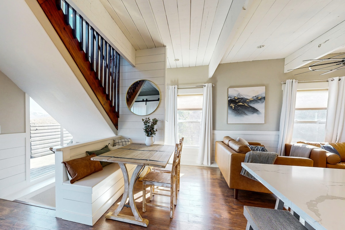 Midway Family Hideaway