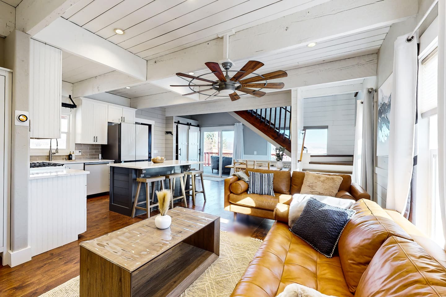 Midway Family Hideaway