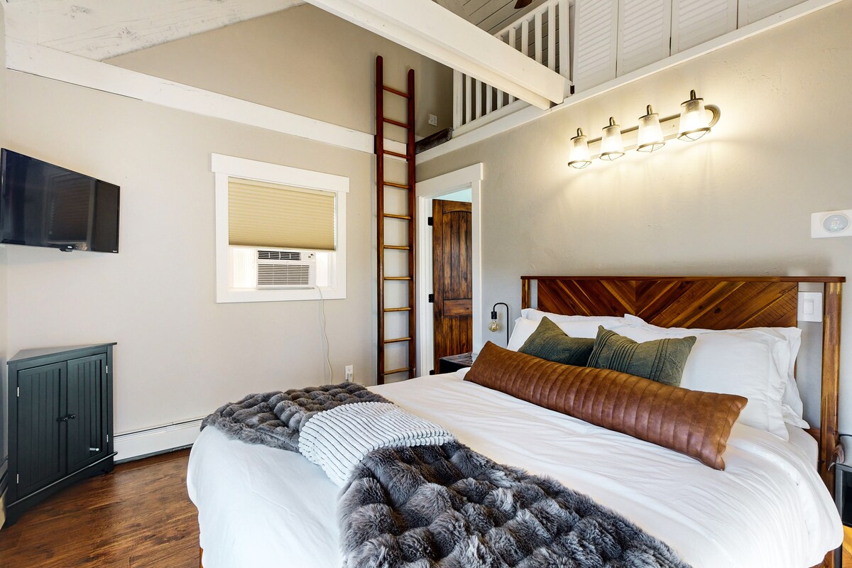 Midway Family Hideaway