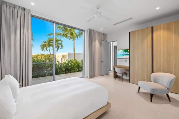Sea-View Haven Ideal for Stress-Free Vacations