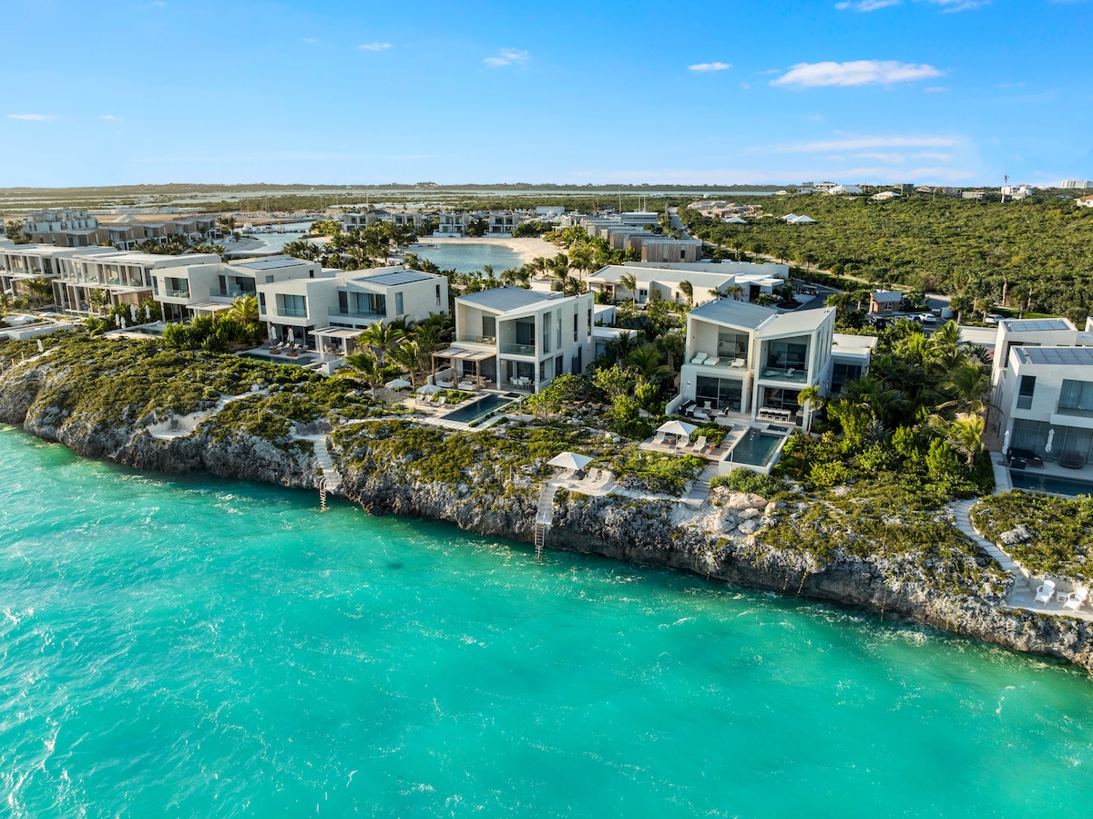 Quiet Suite Perfect for Peaceful Island Retreats