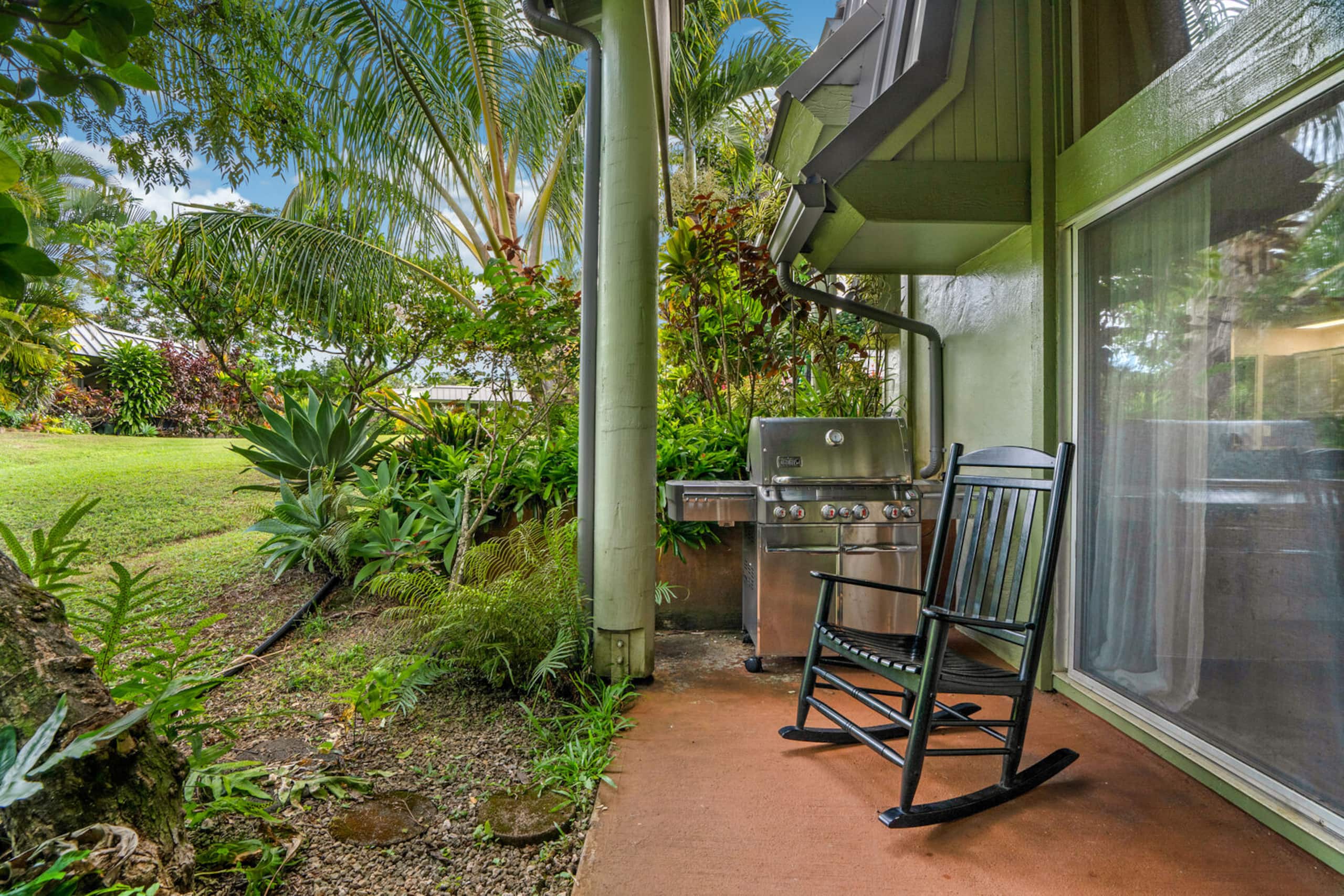 Relaxing Princeville Stay w Pool, AC & Comfort - Image 18