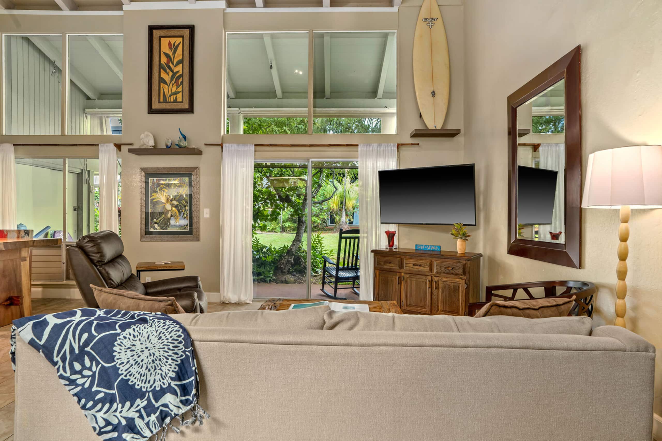 Relaxing Princeville Stay w Pool, AC & Comfort - Image 10