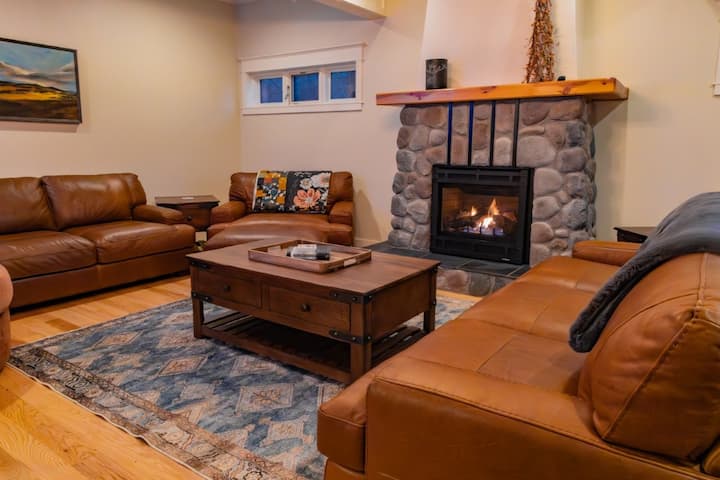 Main Street Retreat-charming Downtown Home W/views - Red Lodge, MT