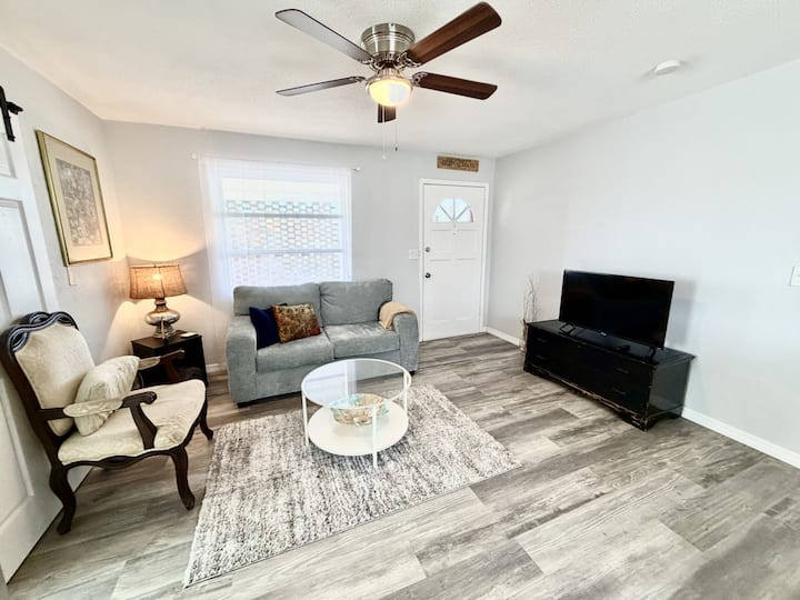 Fox Trot Escape ~ Poolside Paradise - Port Orange, FL