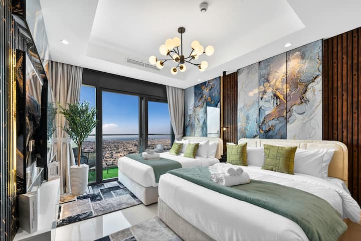 ห้องพักกว้างขวางพร้อมเตียงคู่สองเตียง