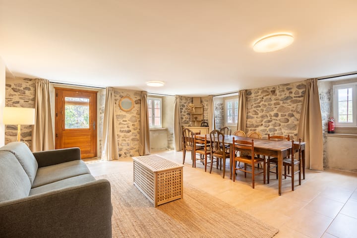 La Grande Maison Rouge - A - Bourg-Madame