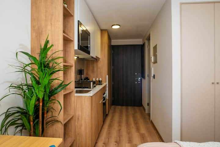 24/7 Desk | Ac | Walk To Metro | Laundy & Gym - Providencia